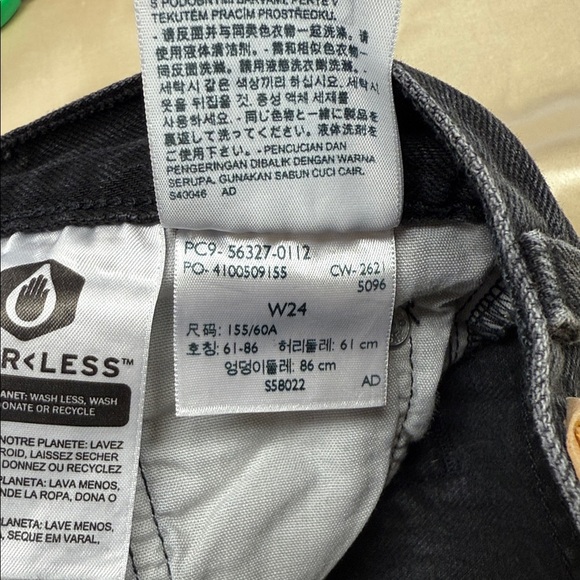 Levi's 501 Black Button Up Frayed Hem Jean Shorts Women's 24 - Picture 11 of 11